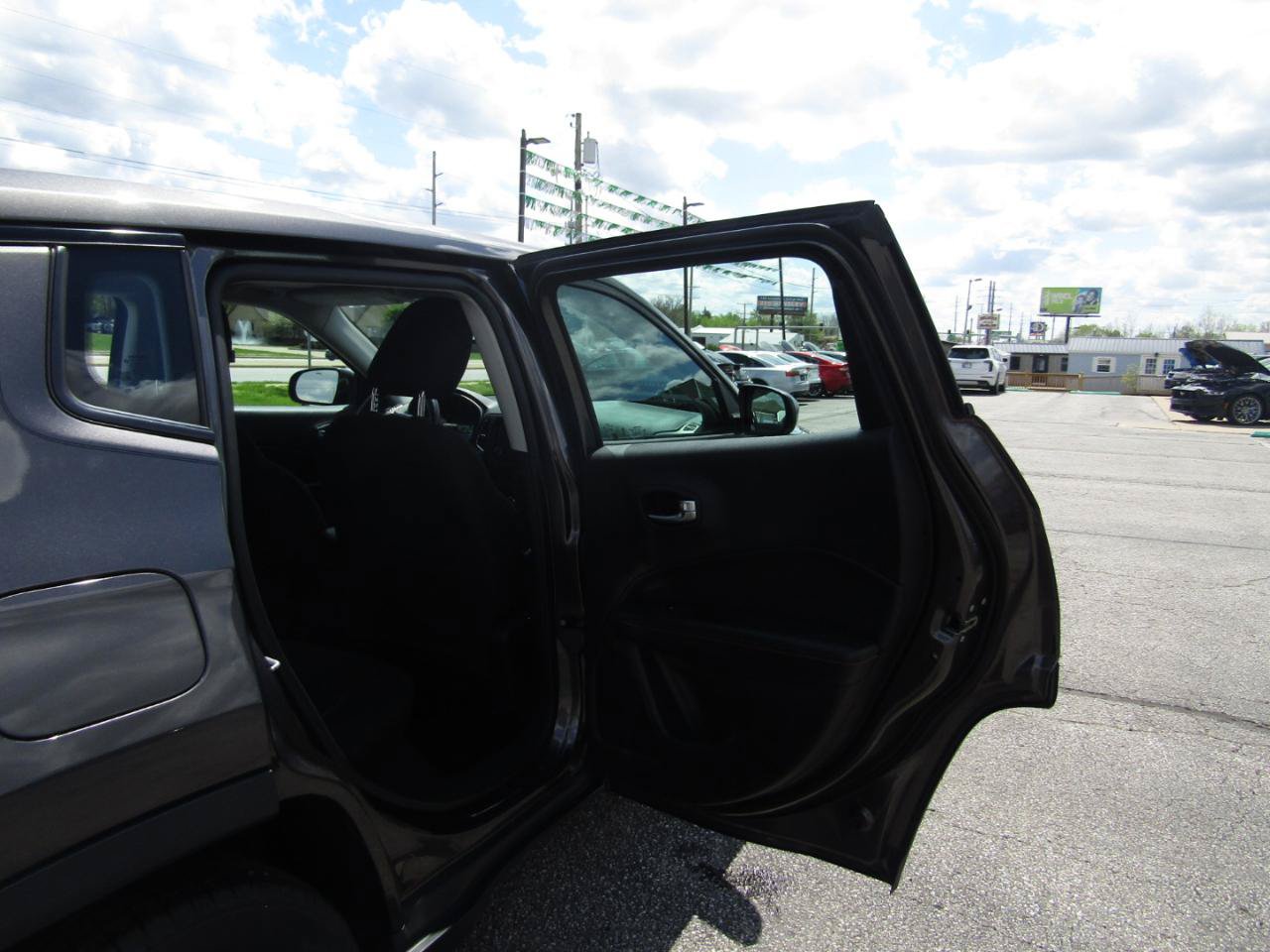 Used 2018 Jeep Compass Sport w/ Cold Weather Group FWD image 20