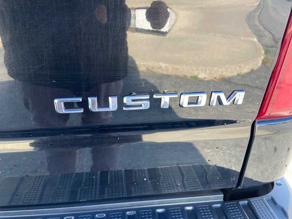 Used 2023 Chevrolet Silverado 1500 Custom image 14