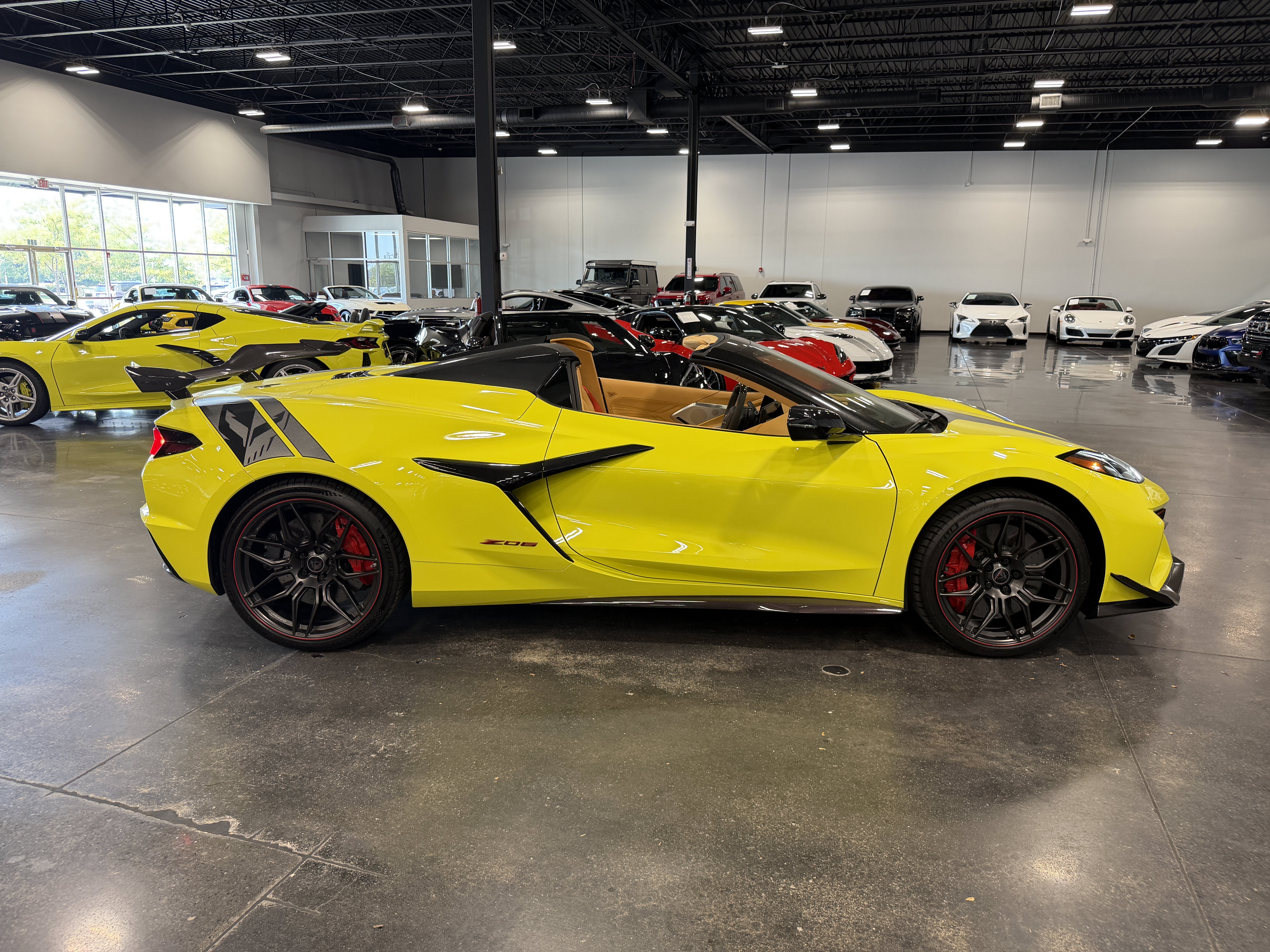 Used 2023 Chevrolet Corvette Z06 w/ Z07 Performance Package RWD image 8