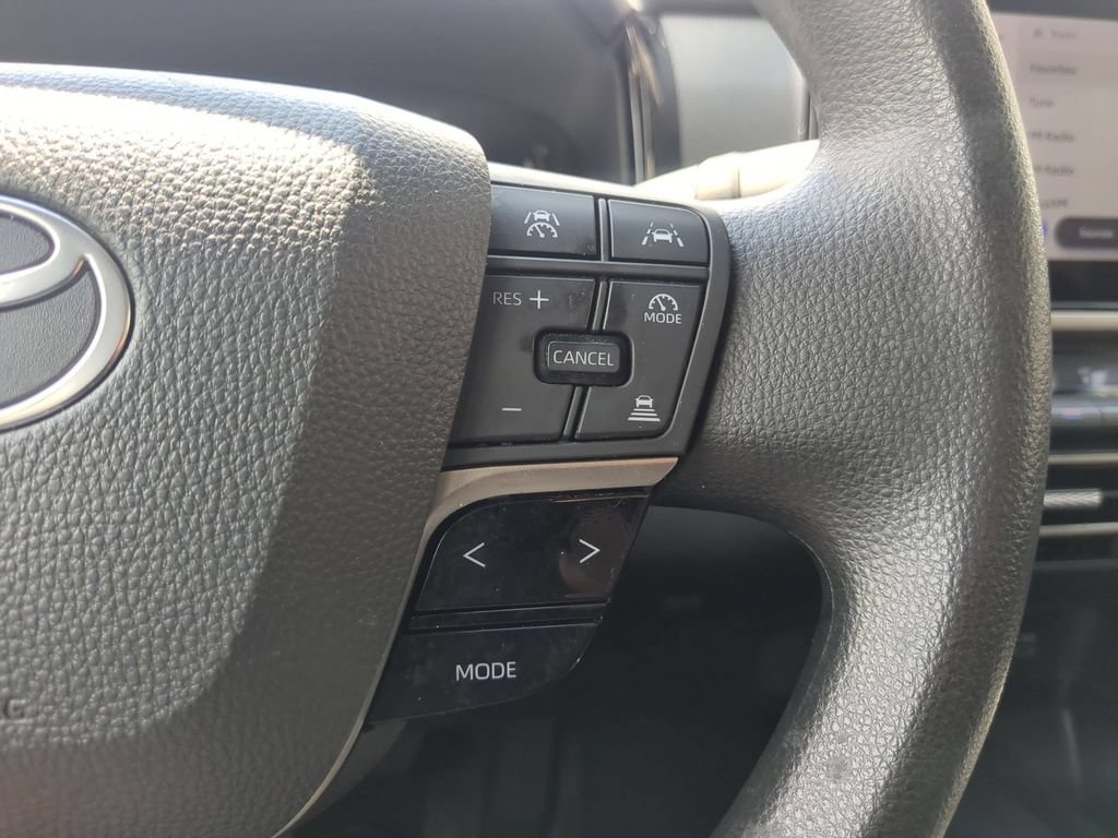 Used 2025 Toyota Camry LE FWD image 22