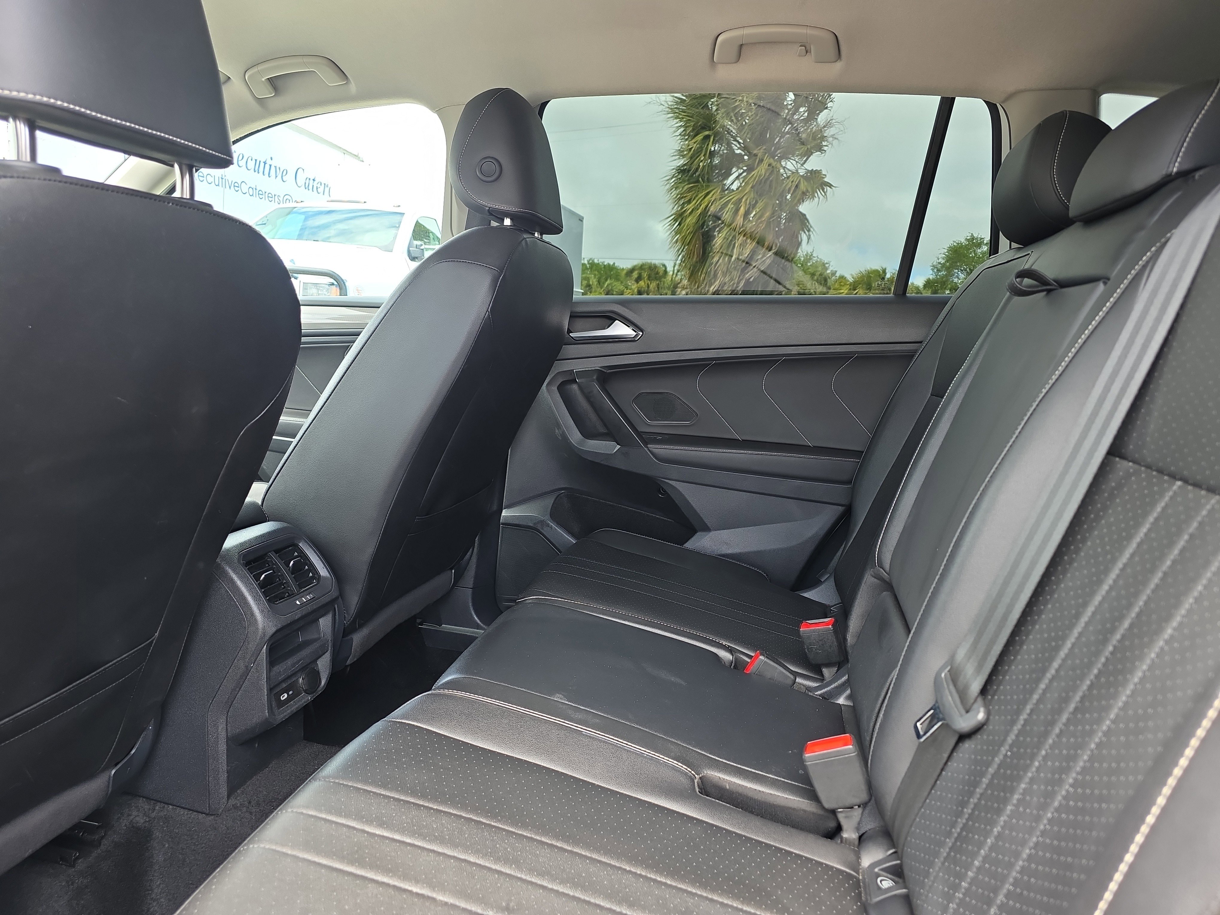 Used 2024 Volkswagen Tiguan SE FWD image 15
