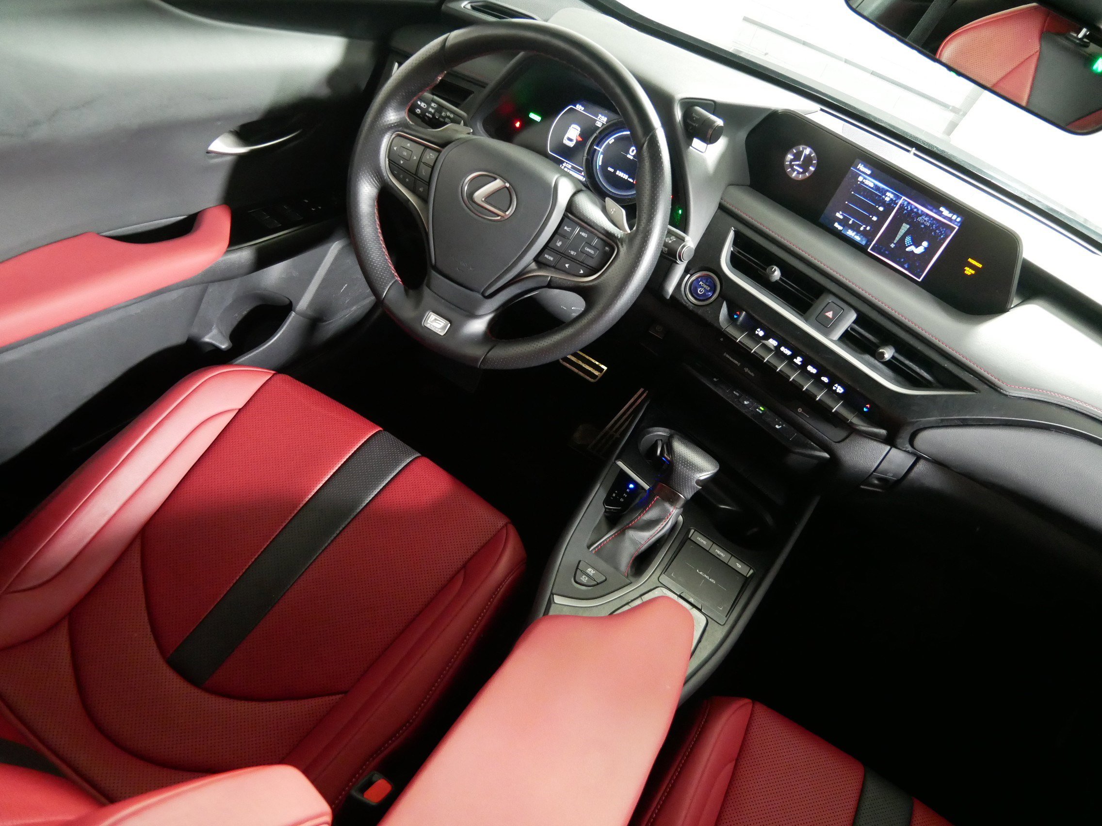 Used 2020 Lexus UX 250h F Sport image 9