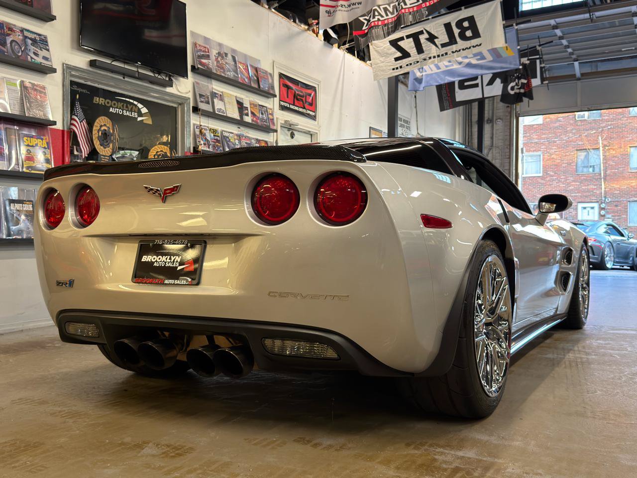Used 2011 Chevrolet Corvette ZR1 w/ Preferred Equipment Group RWD image 7