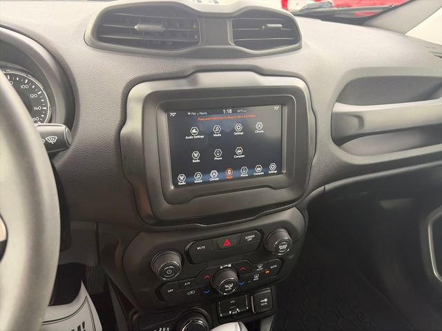 Used 2018 Jeep Renegade Latitude w/ Popular Equipment Group image 21