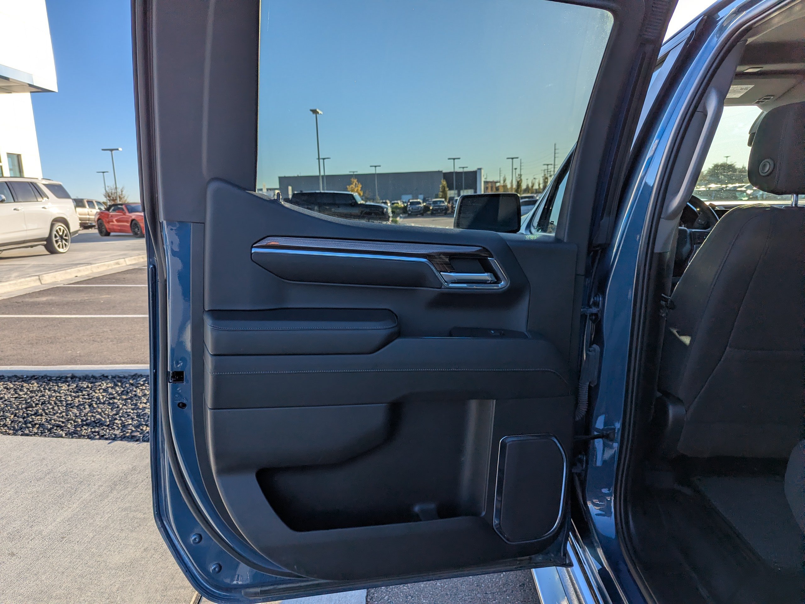 Certified 2024 Chevrolet Silverado 1500 LT AWD/4WD image 31