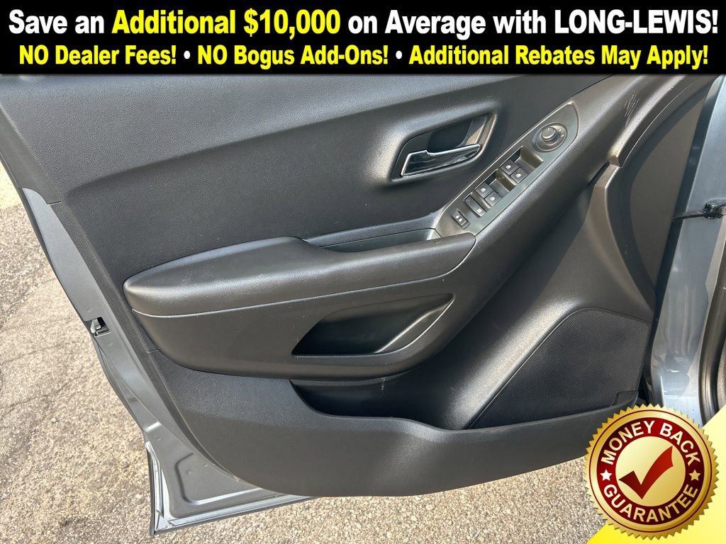 Used 2019 Chevrolet Trax LT w/ LT Convenience Package image 16