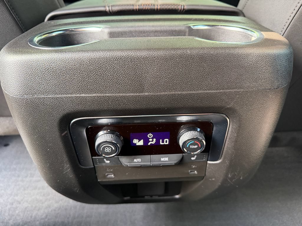 Used 2025 Chevrolet Tahoe High Country RWD image 19