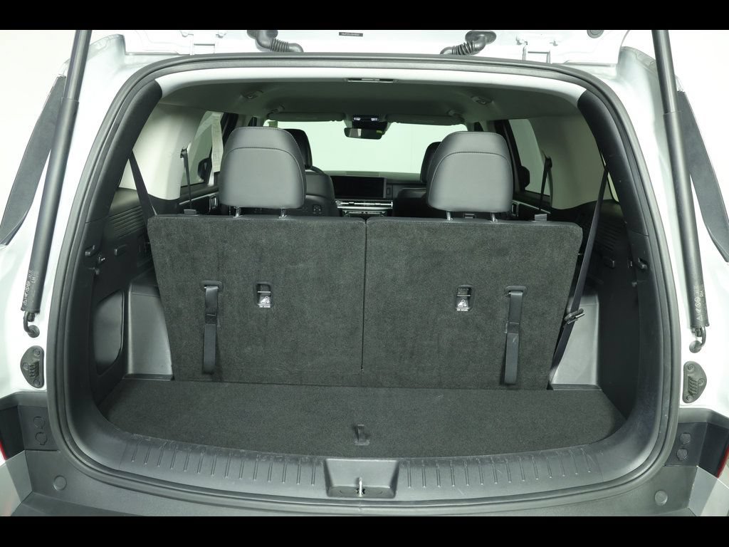 Used 2025 Hyundai Santa Fe SEL AWD/4WD image 13