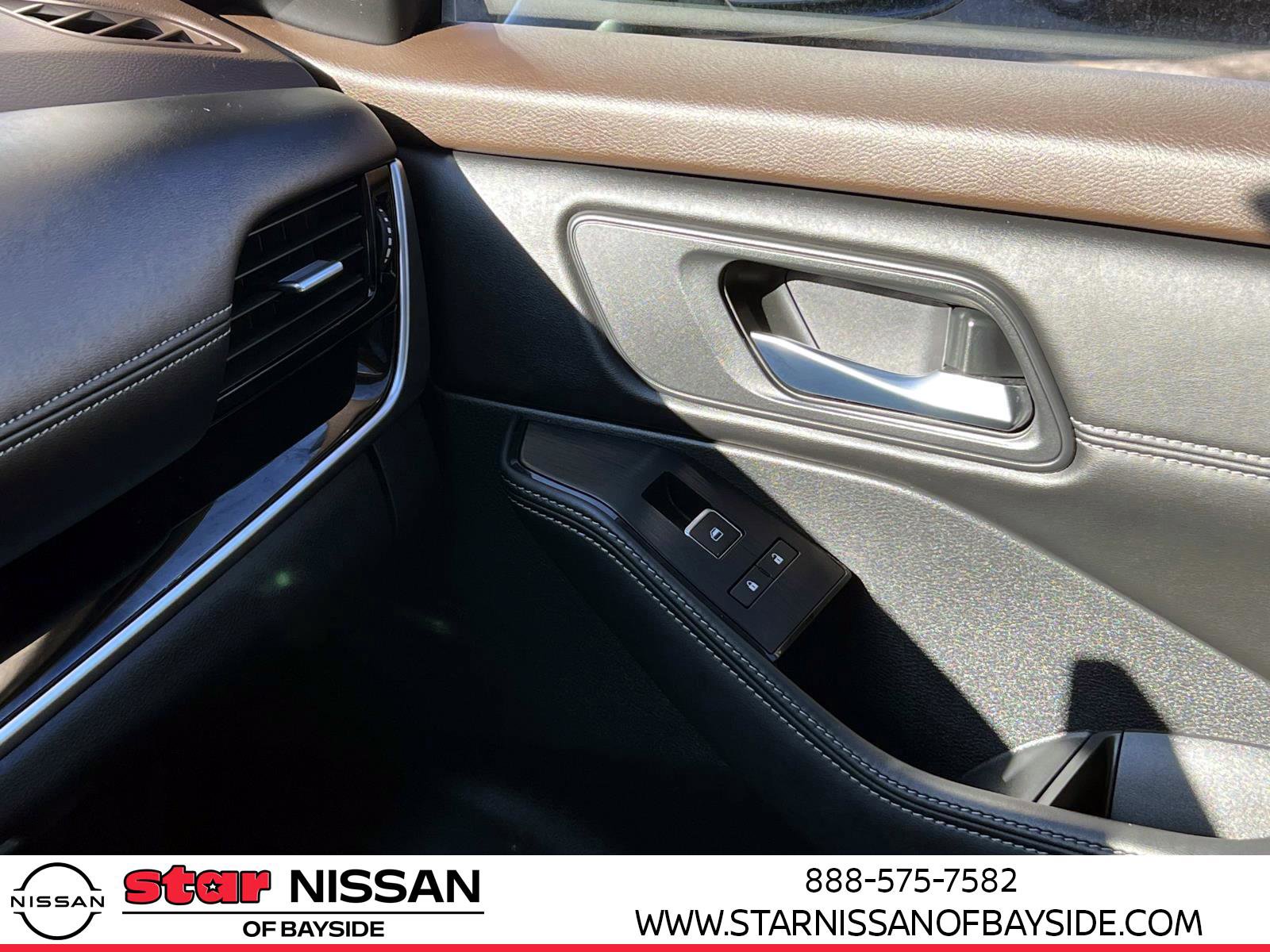 Used 2023 Nissan Rogue SL w/ SL Premium Package image 36