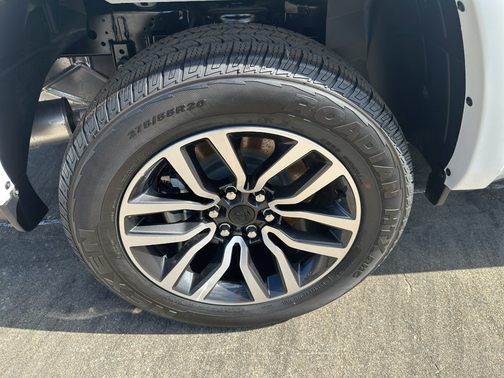 New 2026 RAM 1500 Laramie AWD/4WD image 9