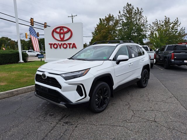New 2025 Toyota RAV4 SE
