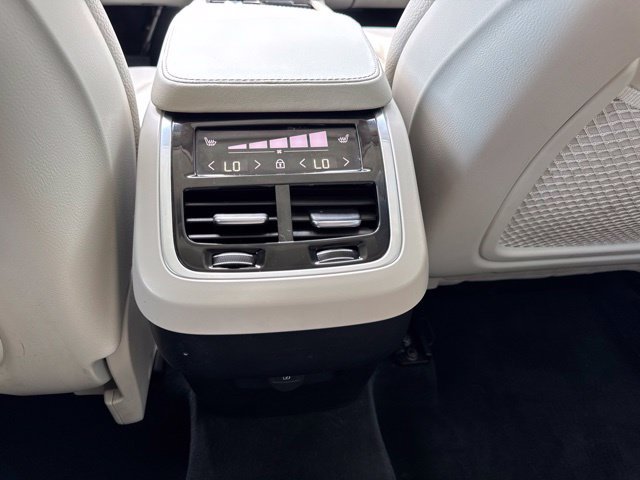 Certified 2024 Volvo XC90 B5 Core w/ Protection Package Premier AWD/4WD image 17