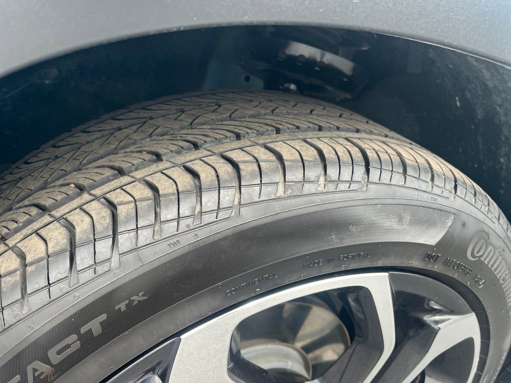 Certified 2025 Chevrolet Trax RS w/ Driver Confidence Package FWD image 30