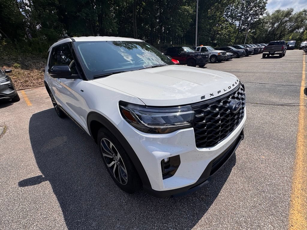 Used 2025 Ford Explorer ST-Line AWD/4WD image 6