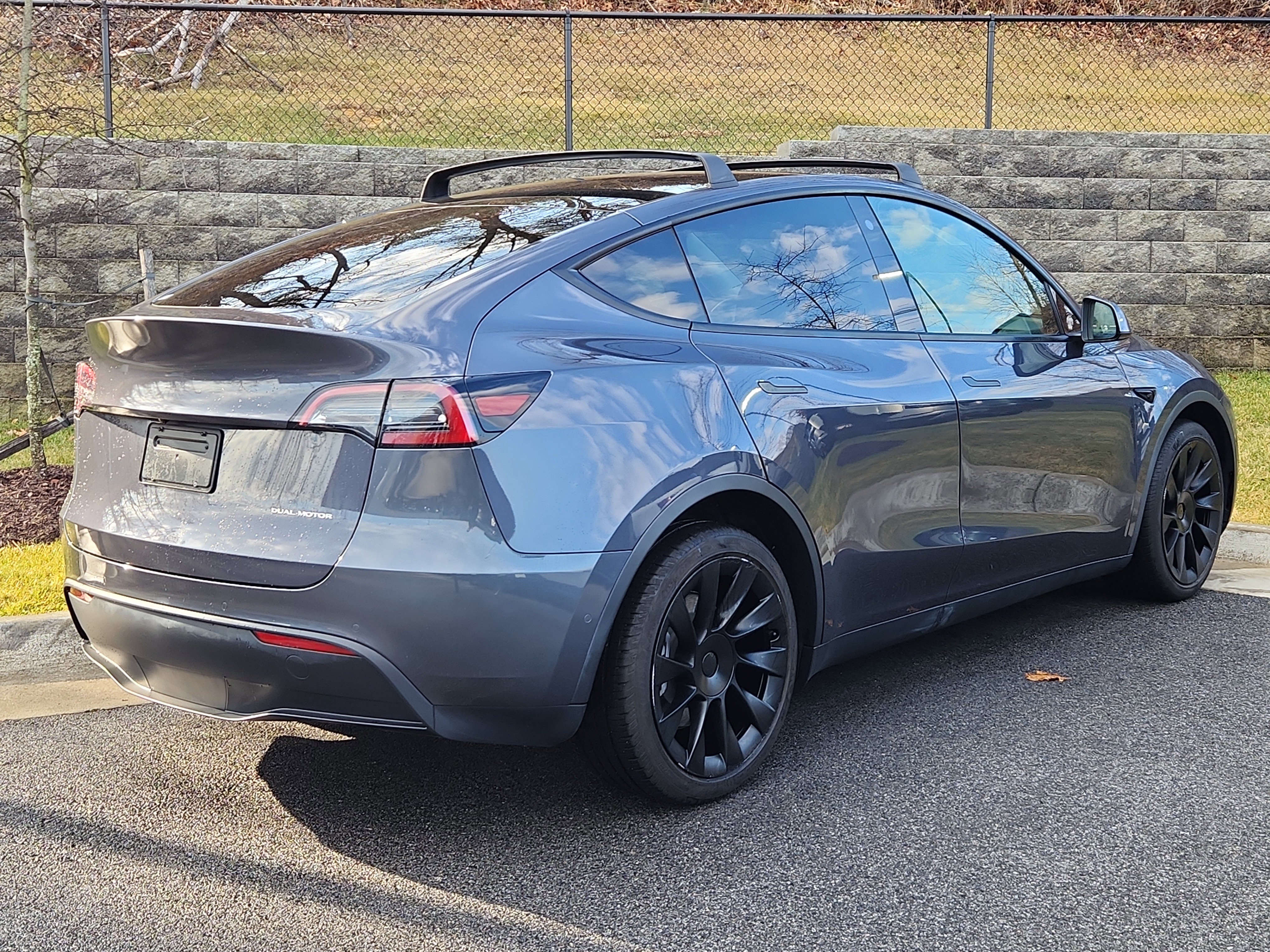 Used 2021 Tesla Model Y Long Range image 2