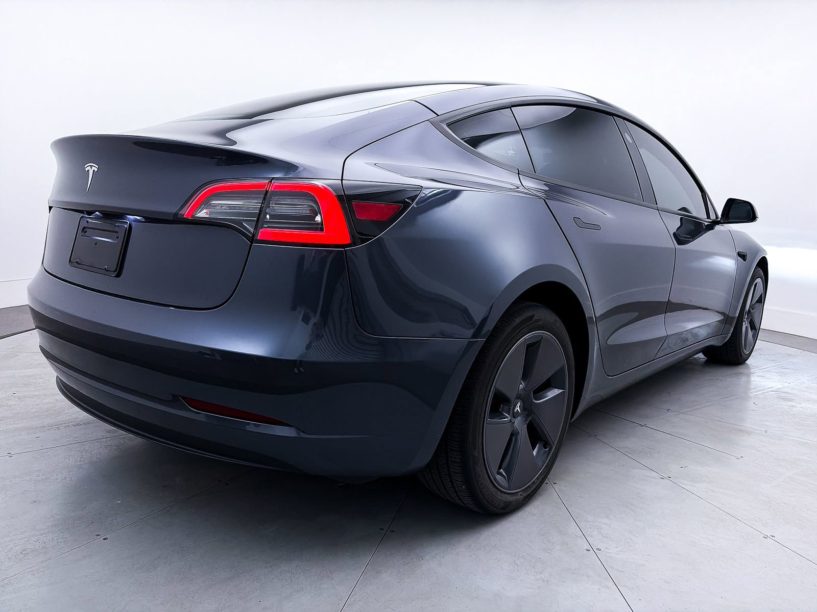 Used 2023 Tesla Model 3 Standard Range image 14