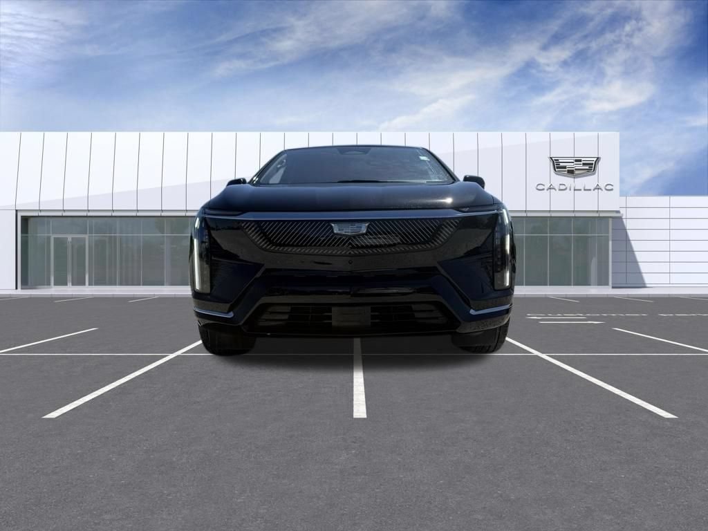 Certified 2025 Cadillac Optiq Luxury 2 w/ LPO, Floor Liner Package AWD/4WD image 7