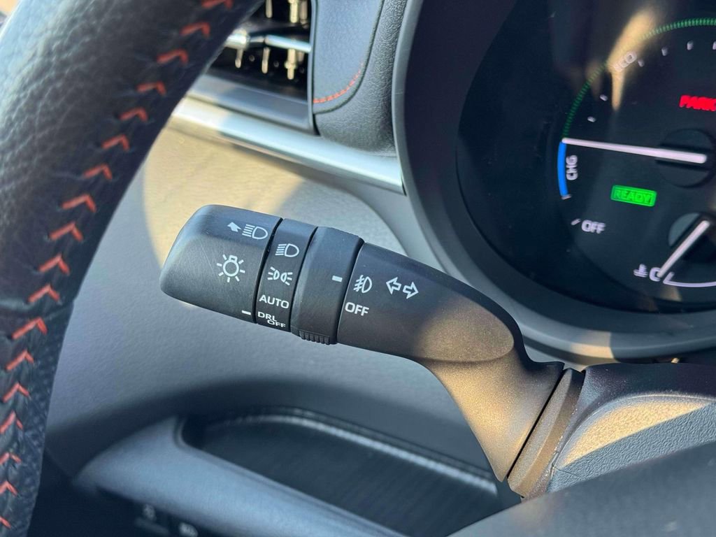 Used 2024 Toyota Sienna XSE w/ XSE Plus Package image 24