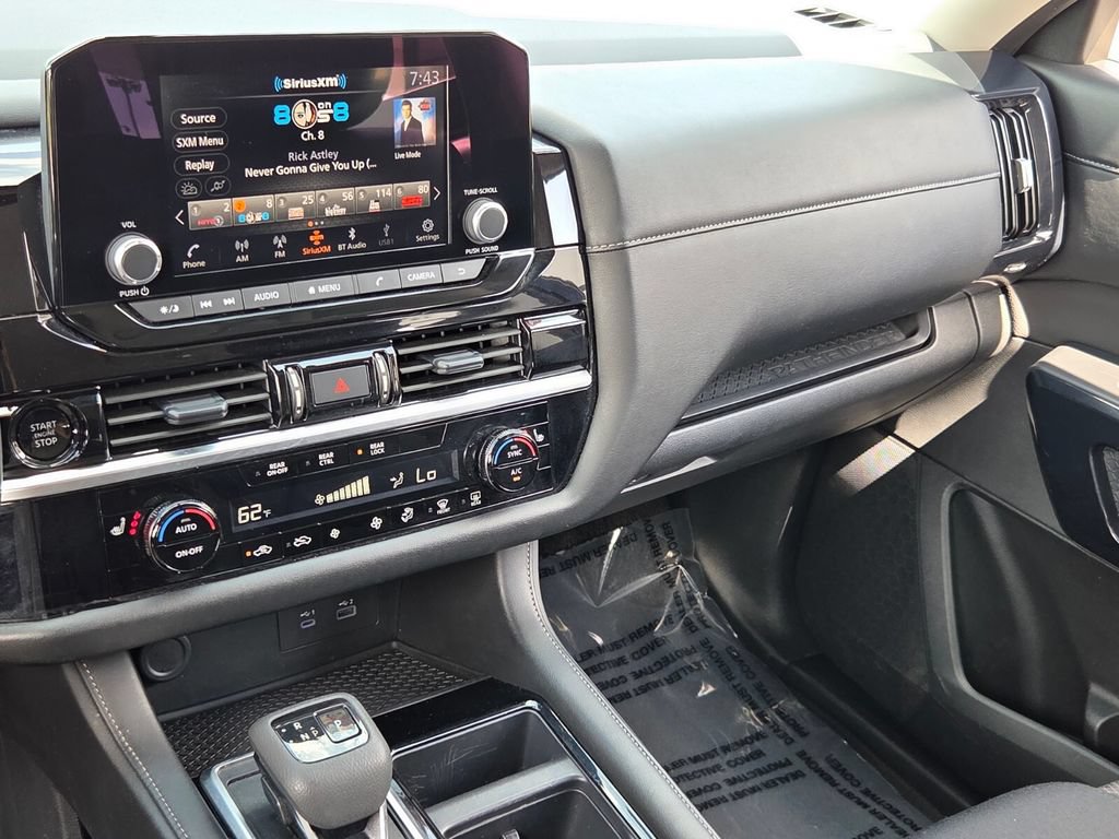 Used 2025 Nissan Pathfinder SV AWD/4WD image 26