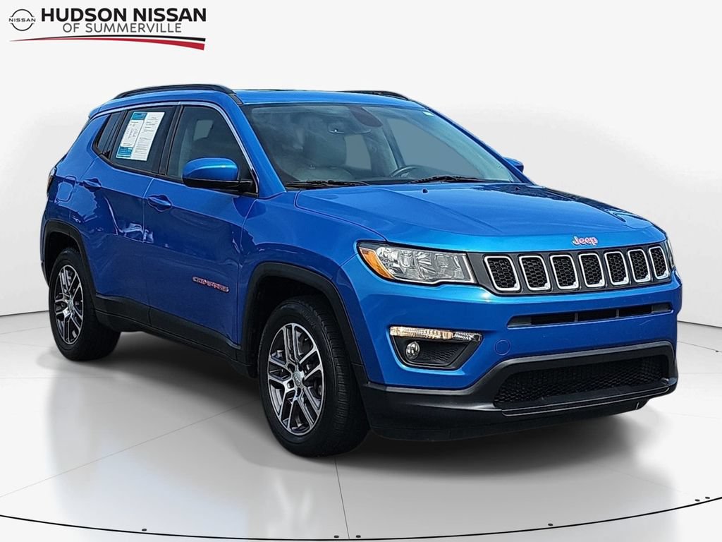 Used 2019 Jeep Compass Latitude w/ Popular Equipment Group FWD image 1