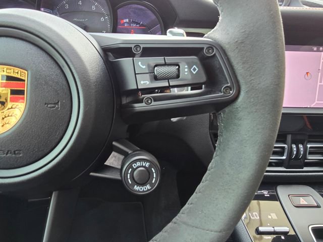 Used 2023 Porsche Macan Turbo AWD/4WD image 29