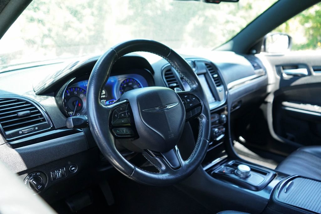 Used 2019 Chrysler 300 S image 6