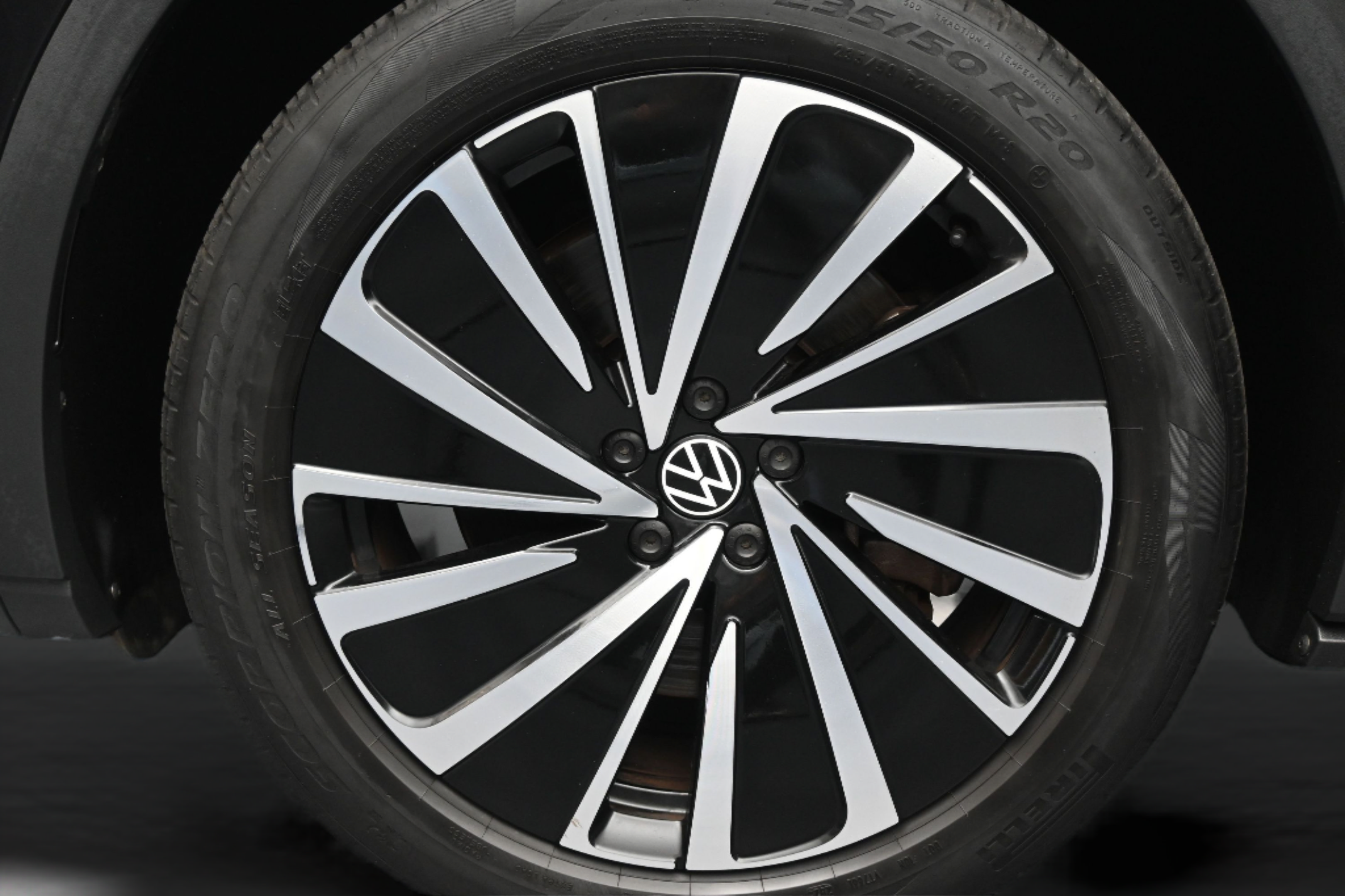 Used 2023 Volkswagen ID.4 Pro S Plus AWD/4WD image 10