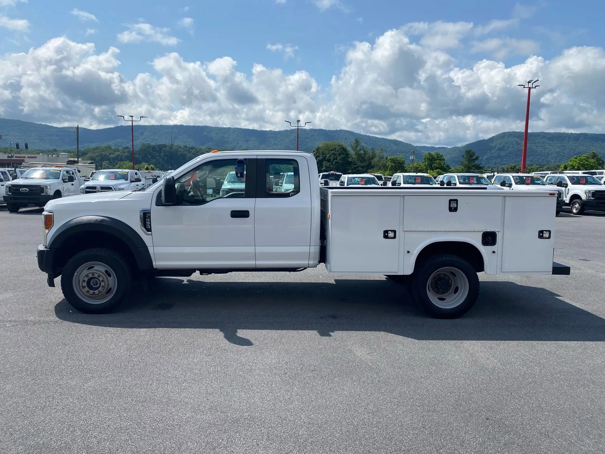 Used 2017 Ford F450 XL w/ Trailer Tow Package AWD/4WD image 5
