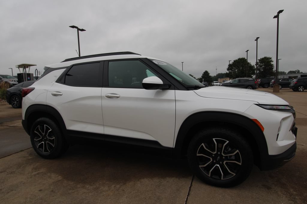 Used 2025 Chevrolet TrailBlazer ACTIV FWD image 3