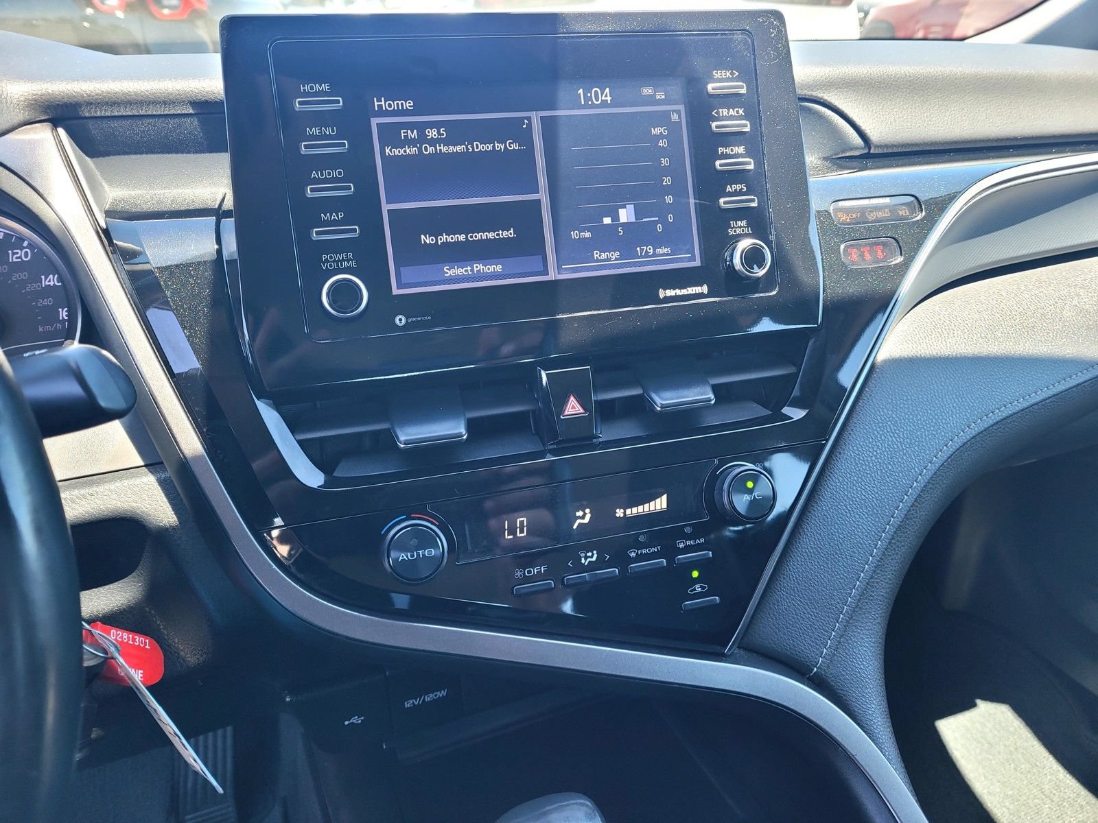Used 2021 Toyota Camry SE FWD image 25