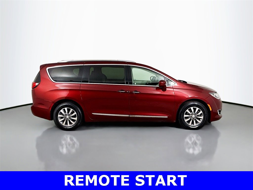 Used 2020 Chrysler Pacifica Touring-L Plus image 3