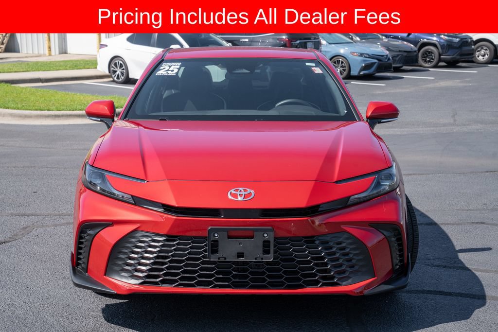 Used 2025 Toyota Camry SE FWD image 2