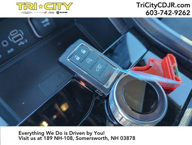 New 2025 Jeep Grand Cherokee Altitude image 28