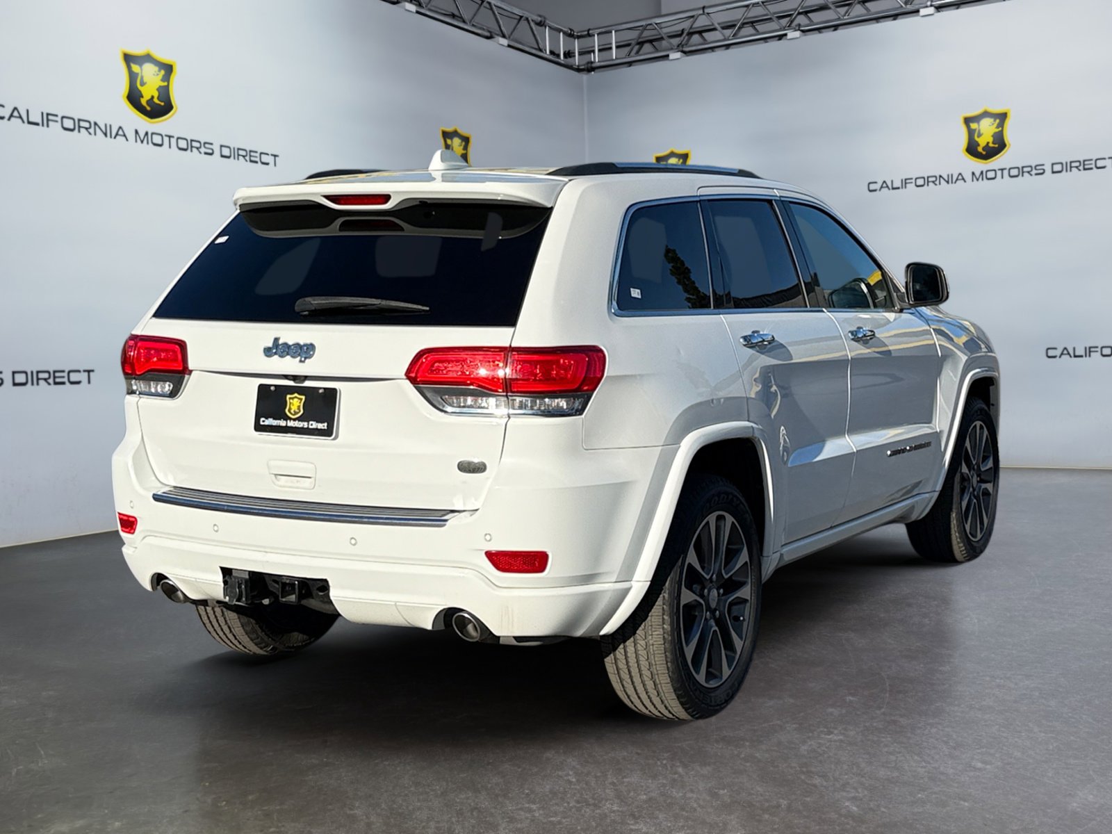 Used 2018 Jeep Grand Cherokee Overland RWD image 5
