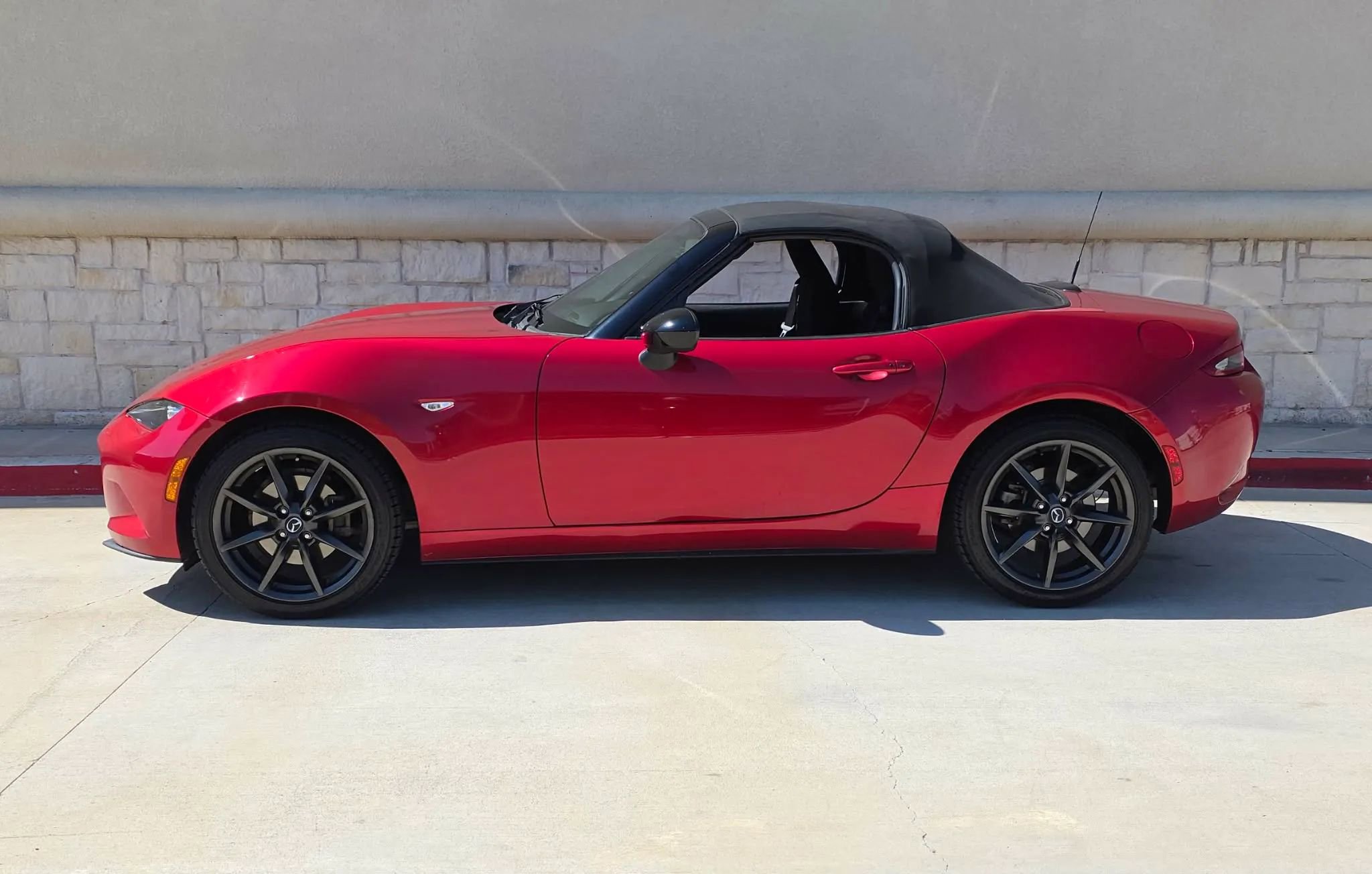 Used 2017 MAZDA MX-5 Miata Sport RWD image 6