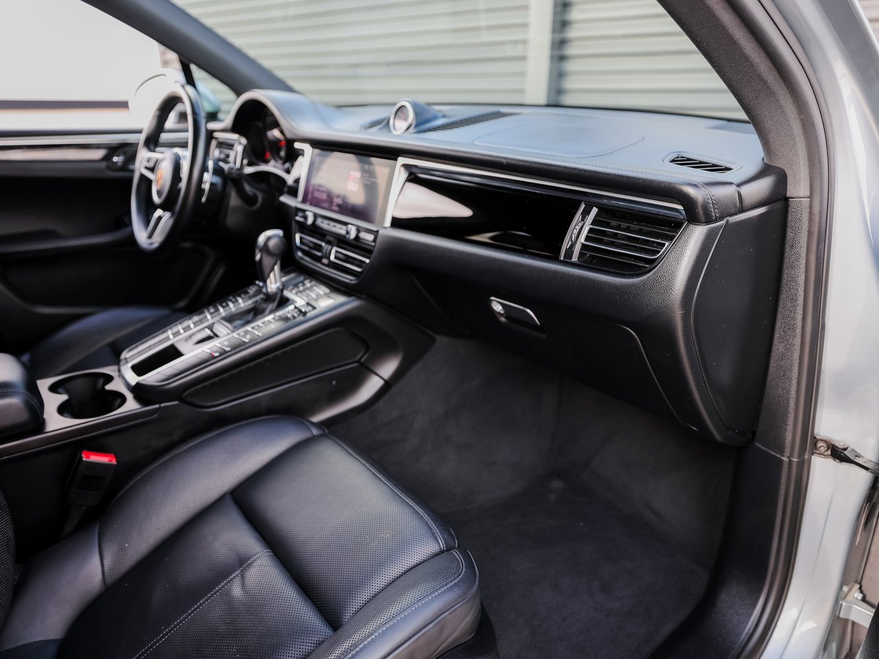 Certified 2019 Porsche Macan image 27