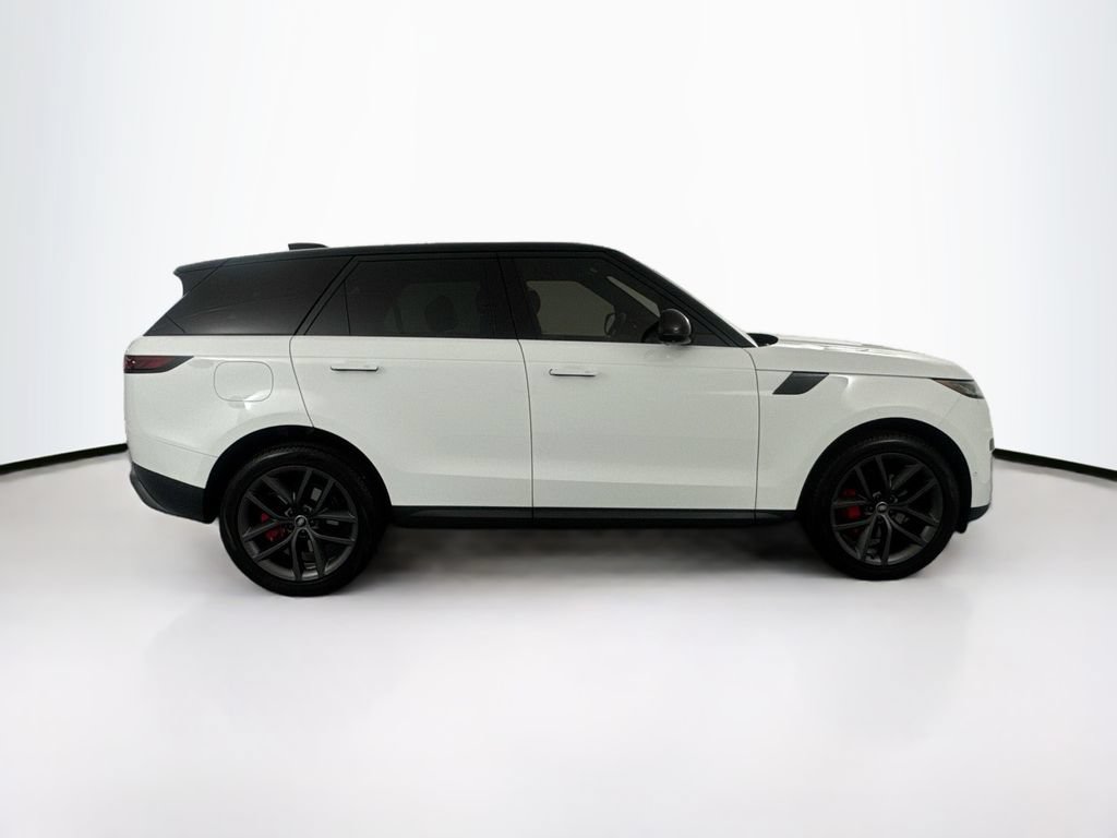 Used 2024 Land Rover Range Rover Sport SE AWD/4WD image 4