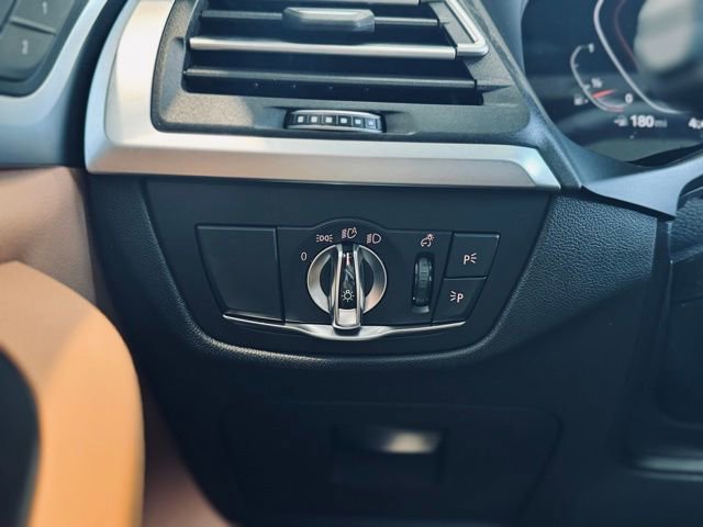 New 2025 BMW X4 xDrive30i w/ Premium Package image 30