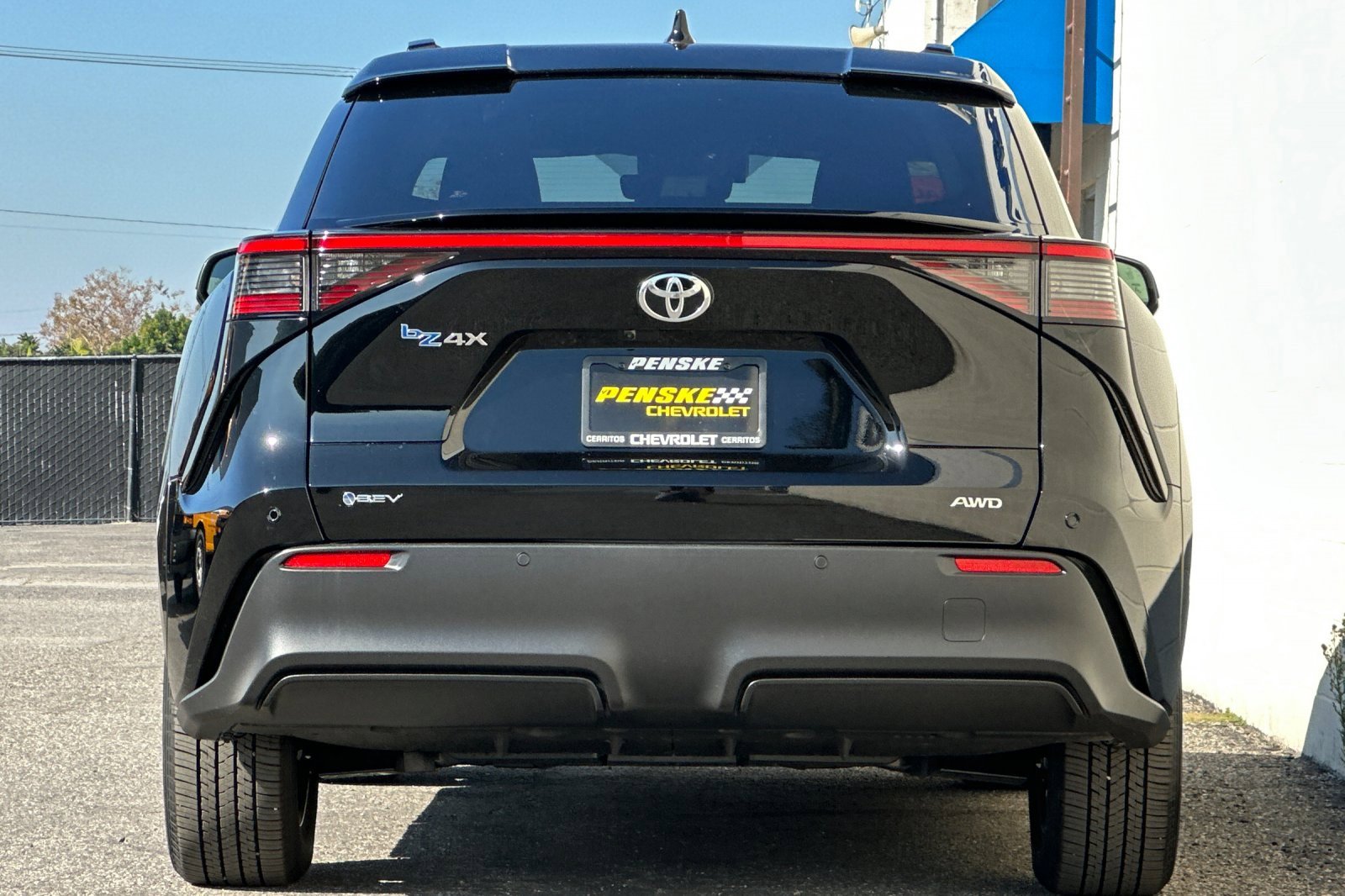 Used 2025 Toyota bZ4X AWD image 5