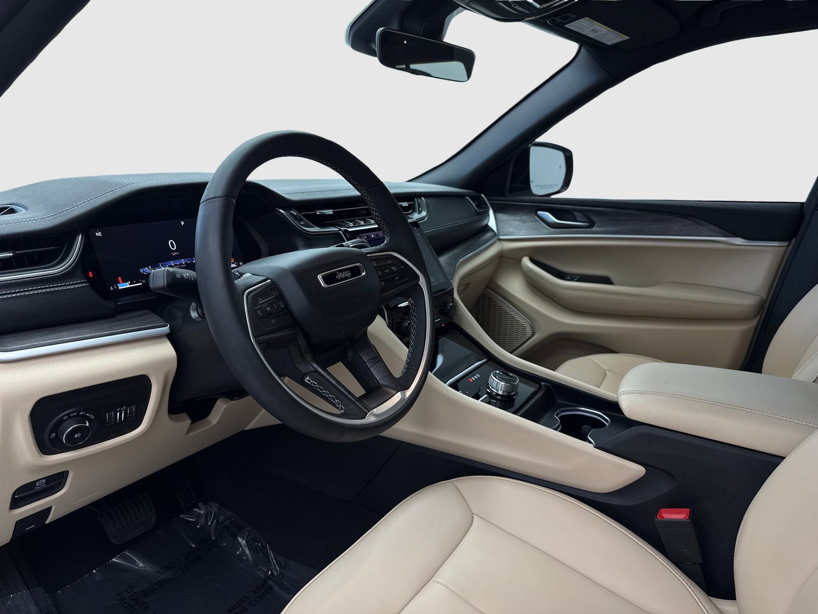 Used 2025 Jeep Grand Cherokee Limited w/ Black Appearance Package image 18