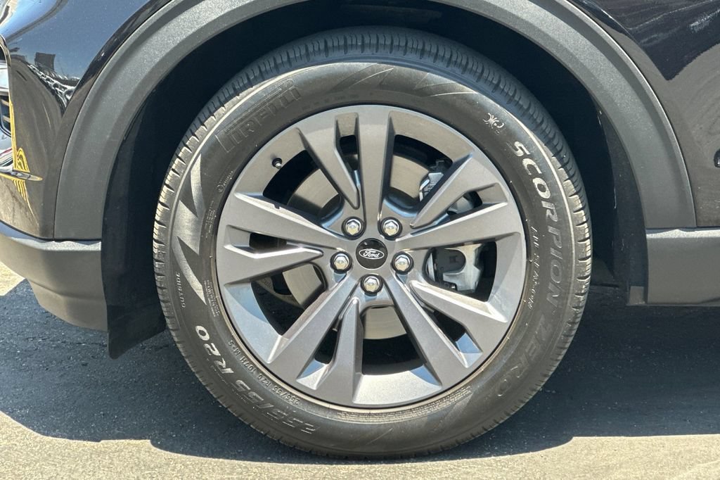 Certified 2023 Ford Explorer XLT w/ Equipment Group 202A RWD image 30