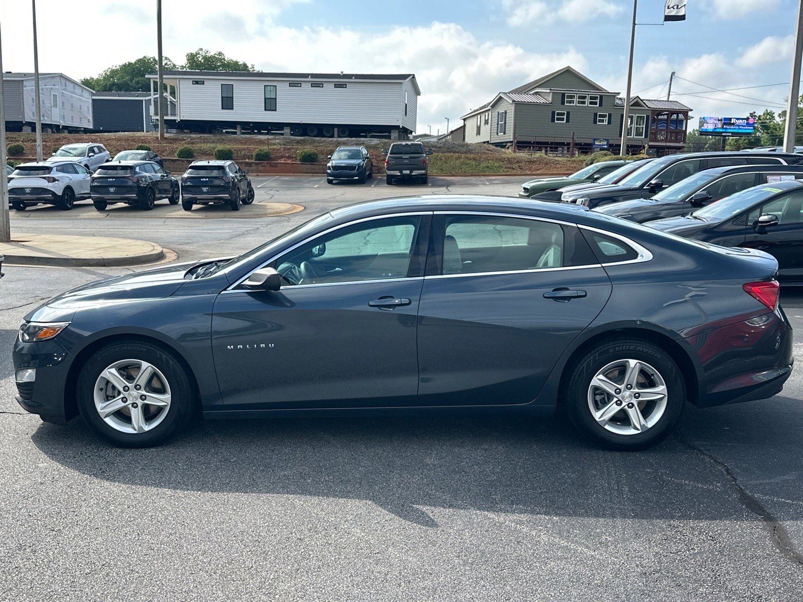 Used 2020 Chevrolet Malibu LS FWD image 5