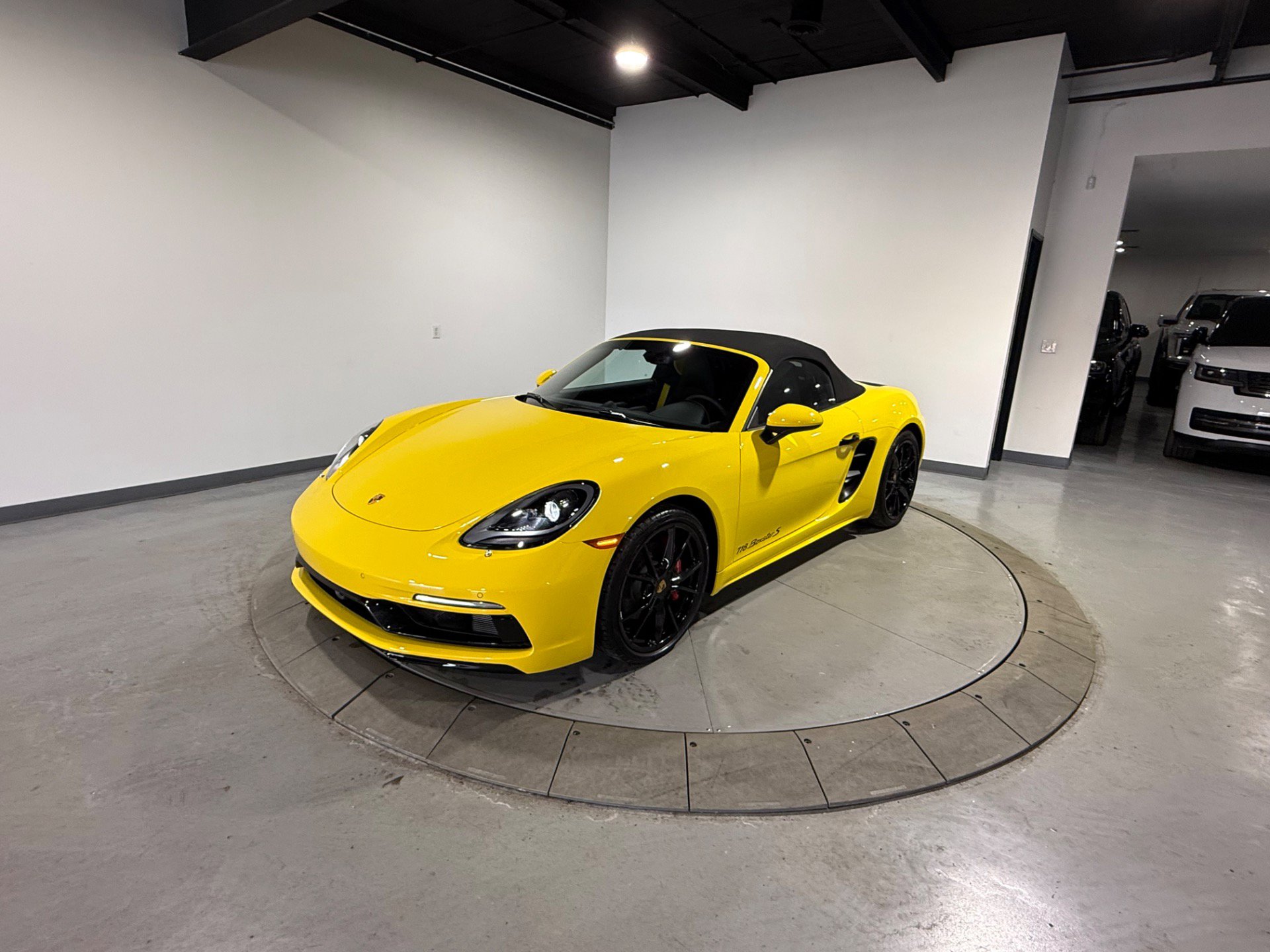 Used 2025 Porsche 718 Boxster S image 7