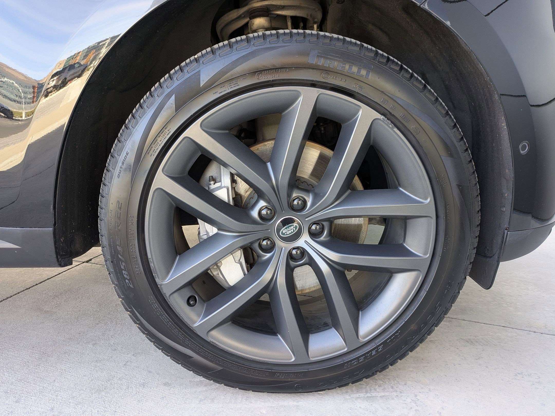 Used 2024 Land Rover Range Rover Sport SE image 32