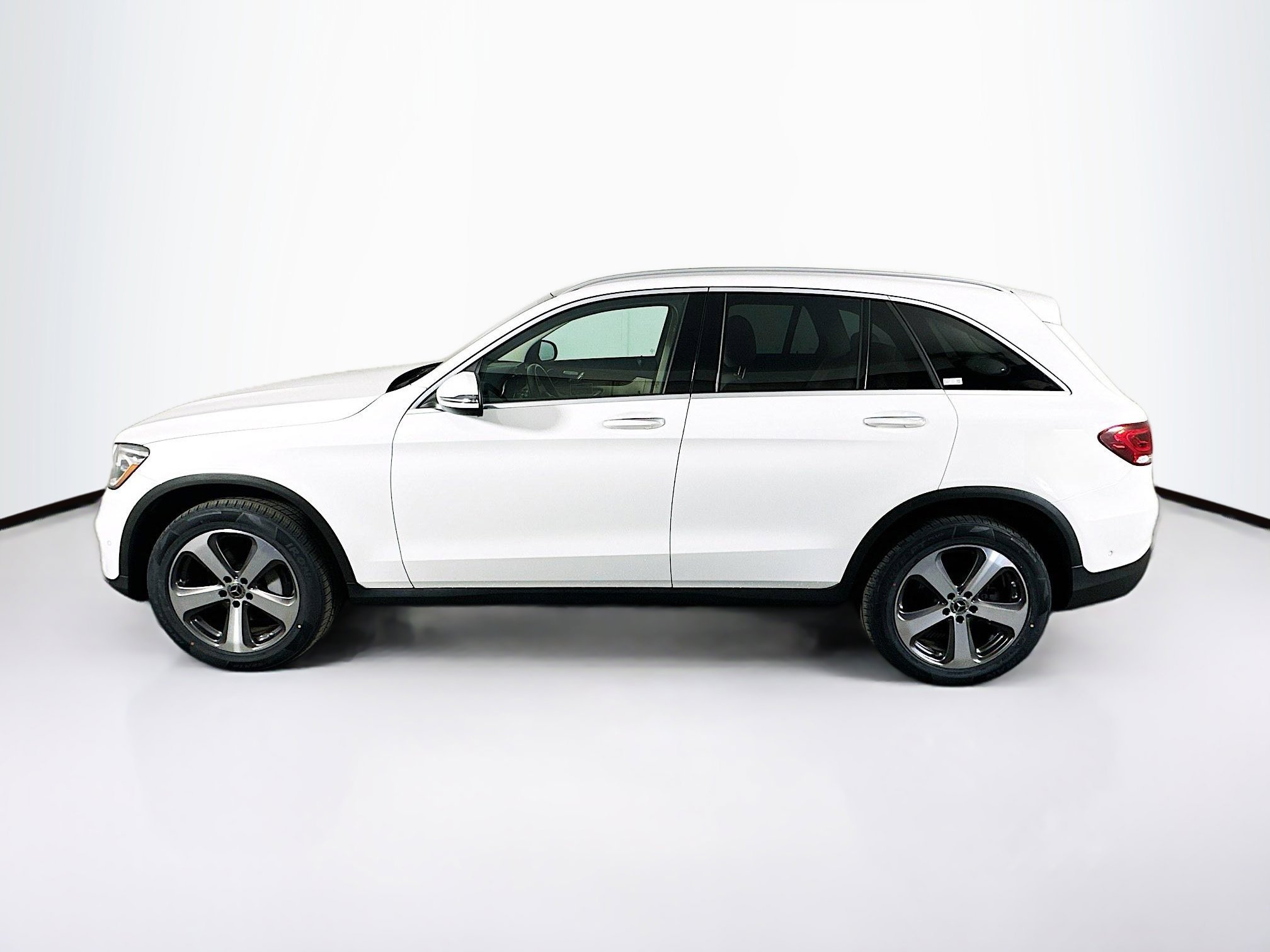 Used 2022 Mercedes-Benz GLC 300 4MATIC w/ Premium Package Lite image 4