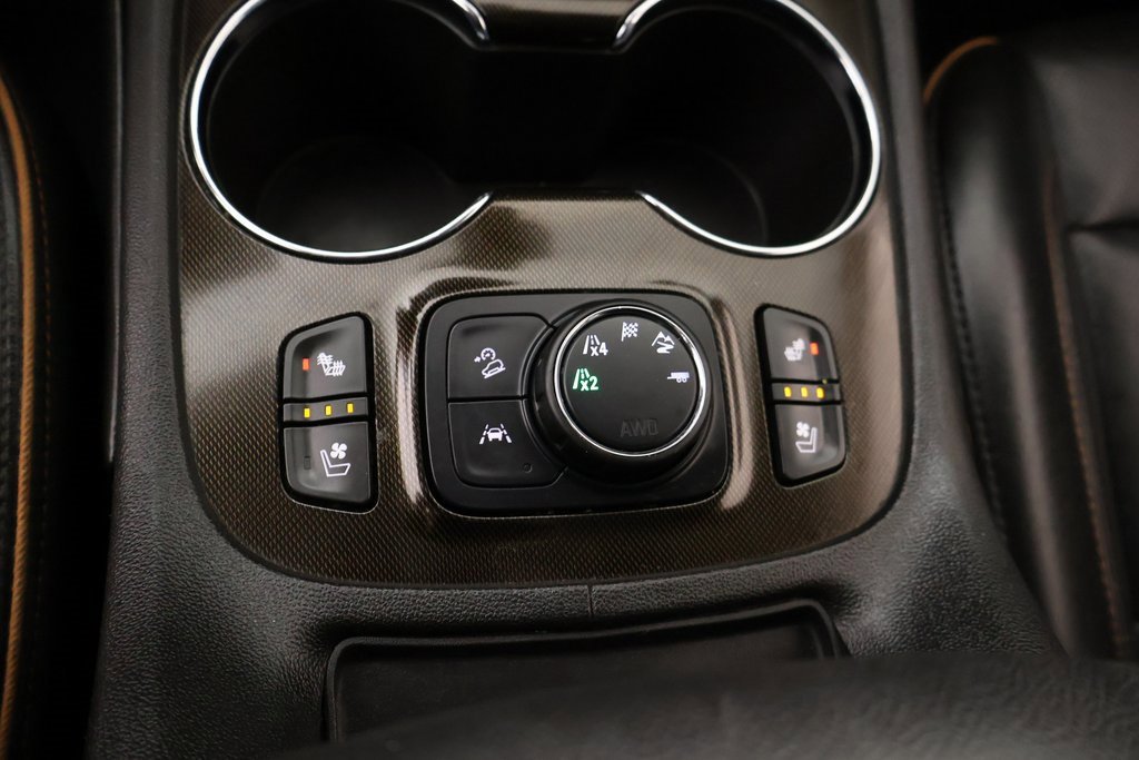 Used 2022 GMC Acadia AT4 w/ Technology Package image 7