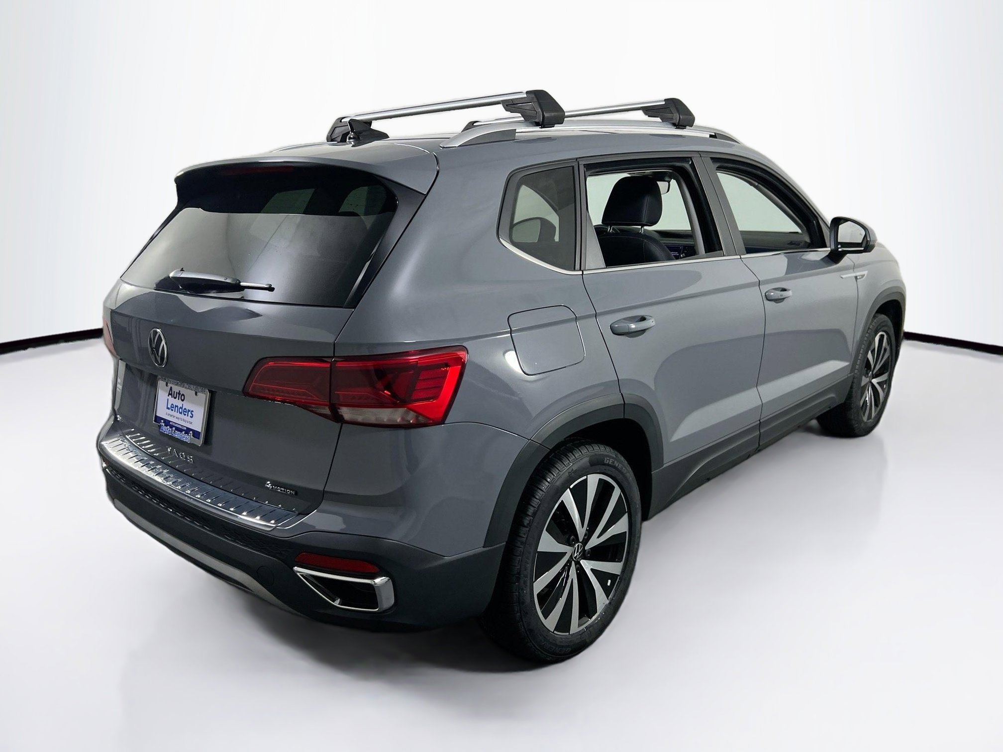 Used 2023 Volkswagen Taos SE AWD/4WD image 5