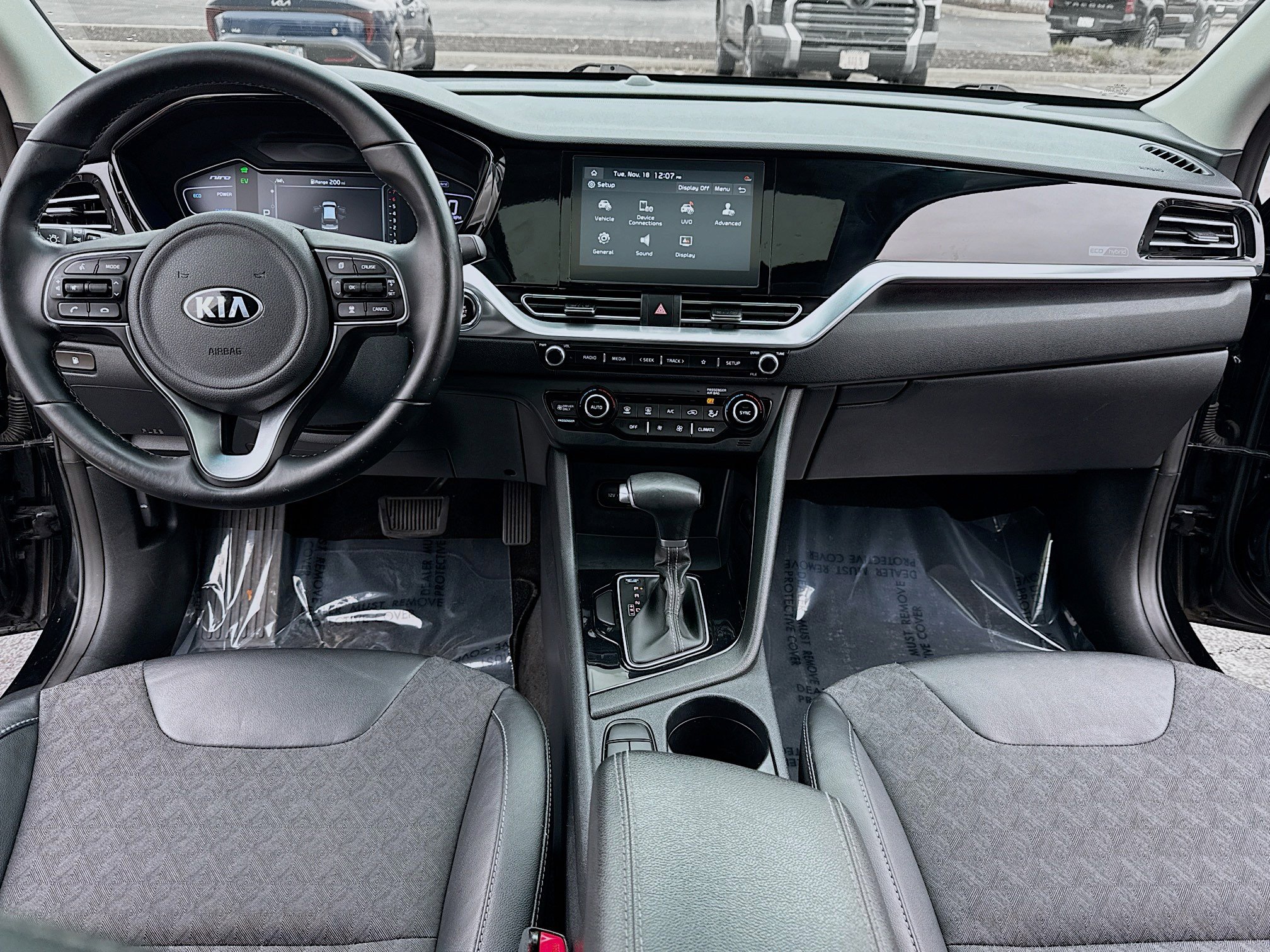 Used 2020 Kia Niro Touring image 3