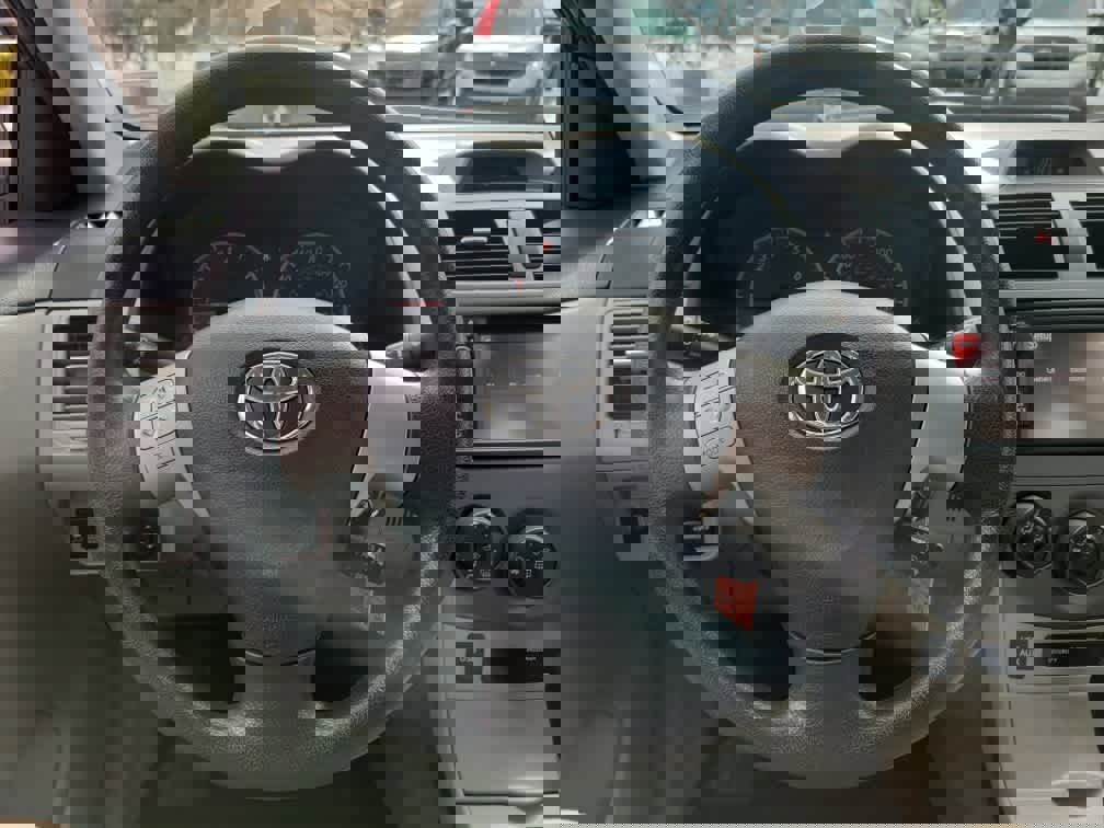 Used 2013 Toyota Corolla LE image 11