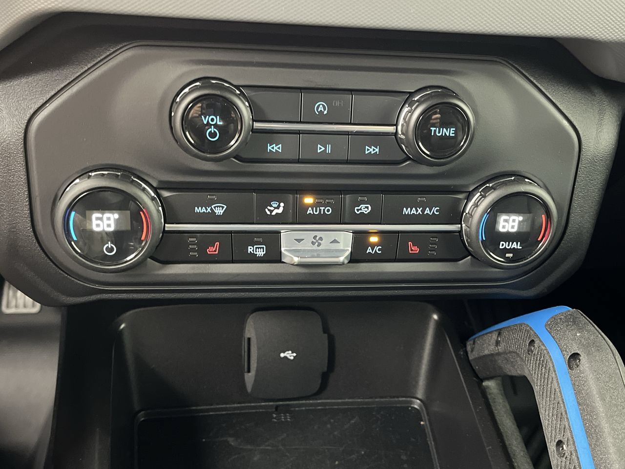 Certified 2023 Ford Bronco Black Diamond AWD/4WD image 21